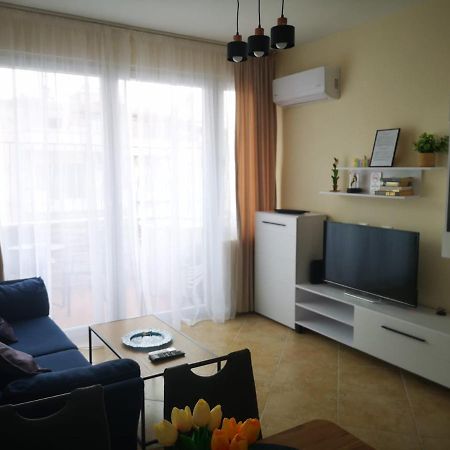 Riviera Deluxe Apartments Vlorë Екстериор снимка