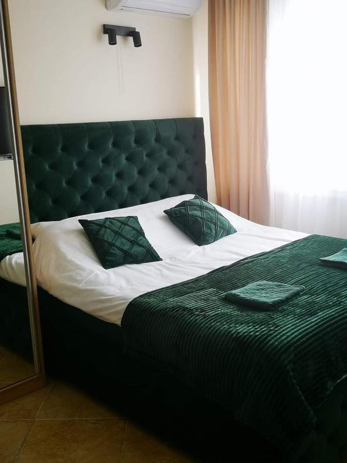 Riviera Deluxe Apartments Vlorë Екстериор снимка
