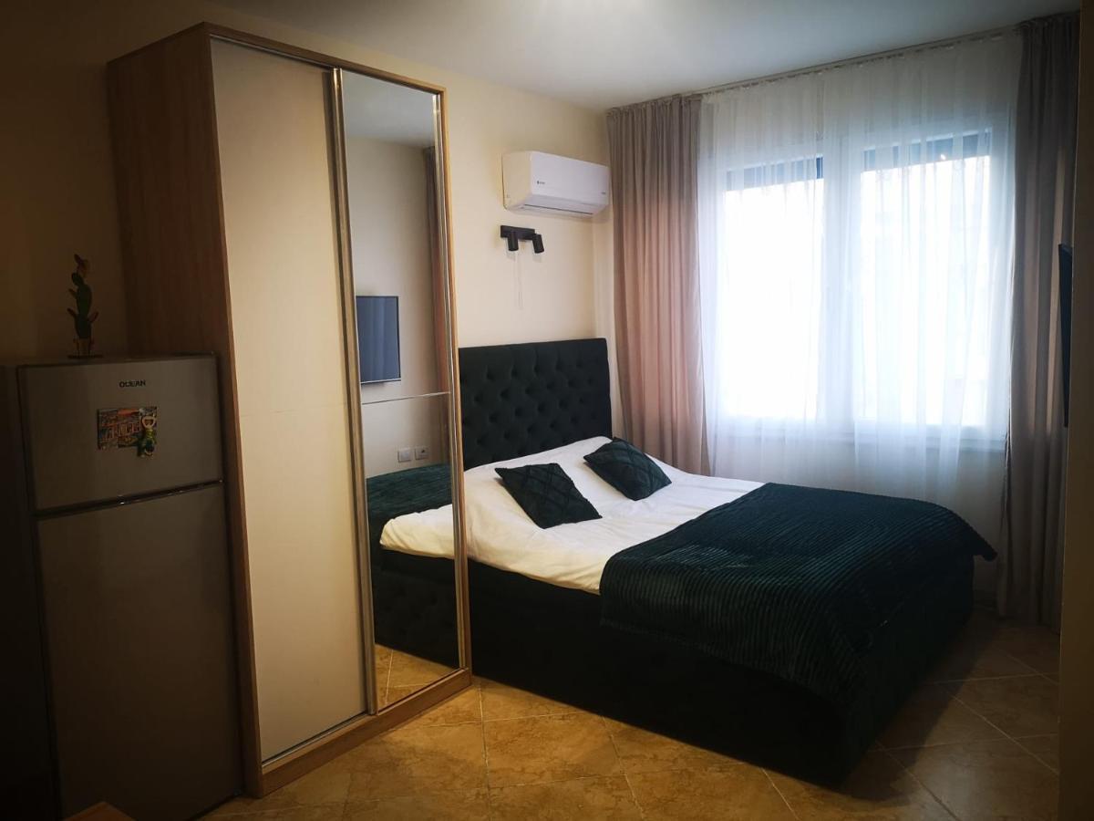 Riviera Deluxe Apartments Vlorë Екстериор снимка