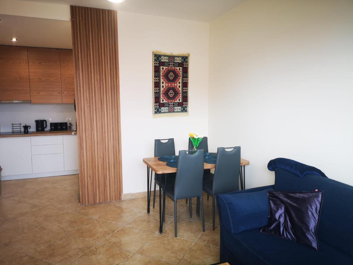 Riviera Deluxe Apartments Vlorë Екстериор снимка