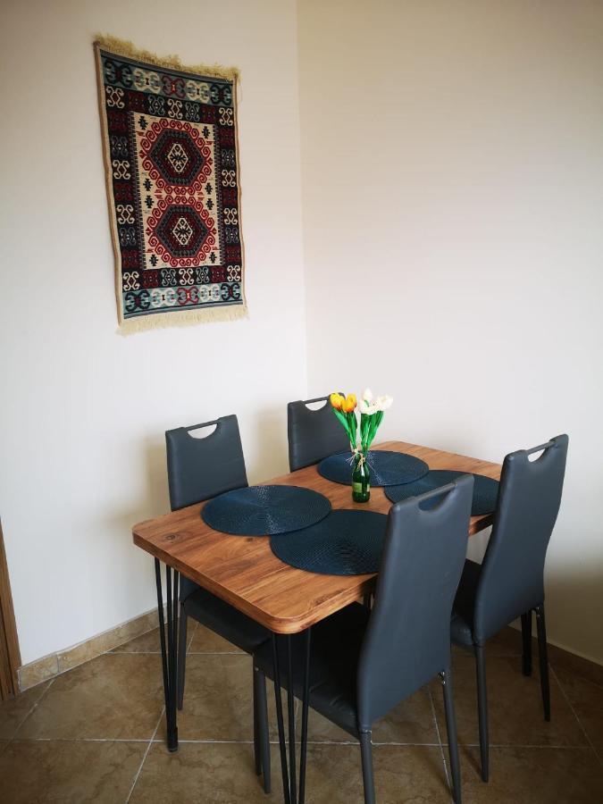 Riviera Deluxe Apartments Vlorë Екстериор снимка