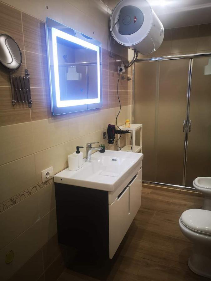 Riviera Deluxe Apartments Vlorë Екстериор снимка