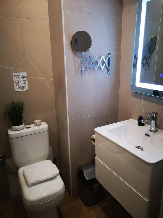 Riviera Deluxe Apartments Vlorë Екстериор снимка