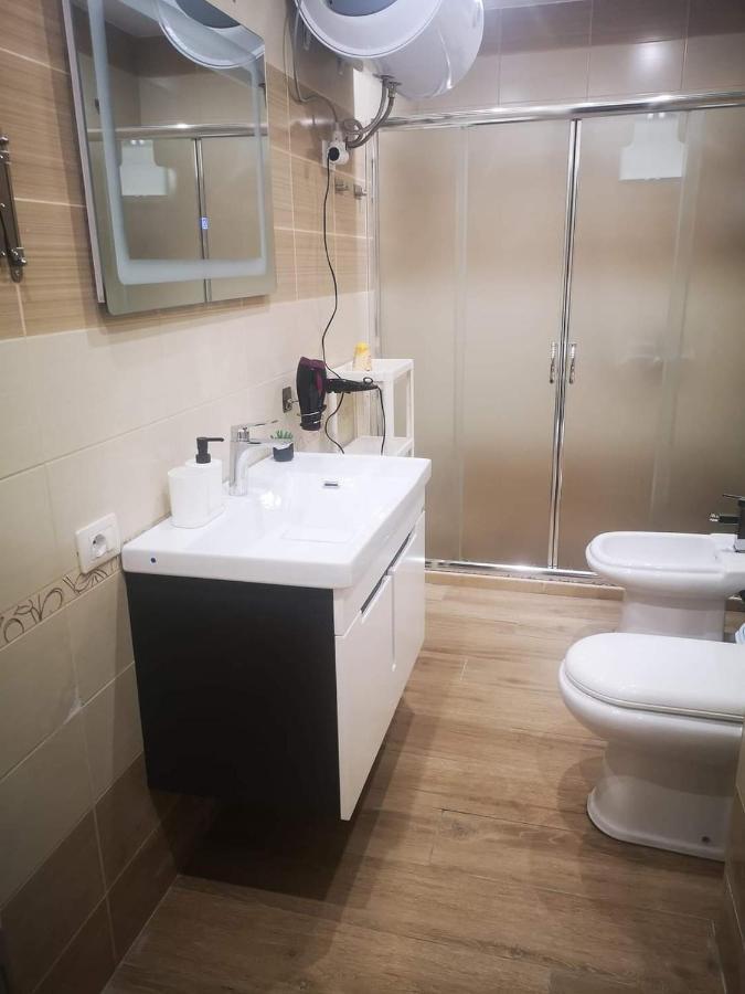 Riviera Deluxe Apartments Vlorë Екстериор снимка